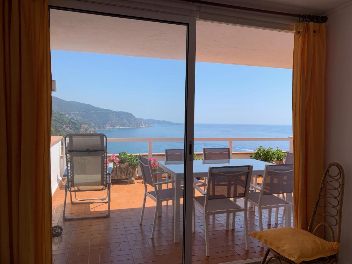 ⭑ Terrace + Sea Views + Private Beach. What Else? ⭑ ตอสซาเดมาร์ ภายนอก รูปภาพ